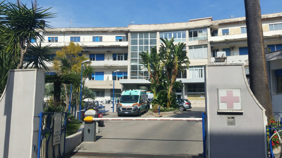 L’ospedale di S.Agnello resta una chimera, quello di Sorrento cade a pezzi.