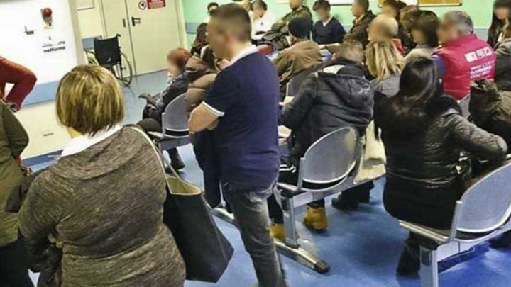 Camici bianchi, è polemica per le “mancate ricette” degli specialisti