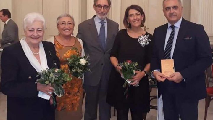 Come fiori d’acciaio . . . le donne che hanno vinto il cancro si raccontano.