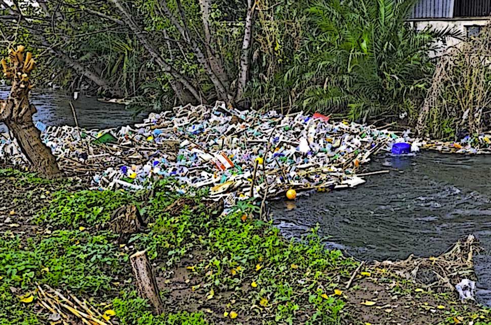 Sarno: da fiume delle lontre a fiume della plastica