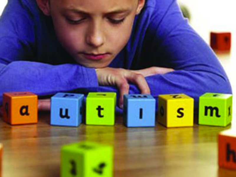 Genitori bambini autistici, la protesta approda in Regione