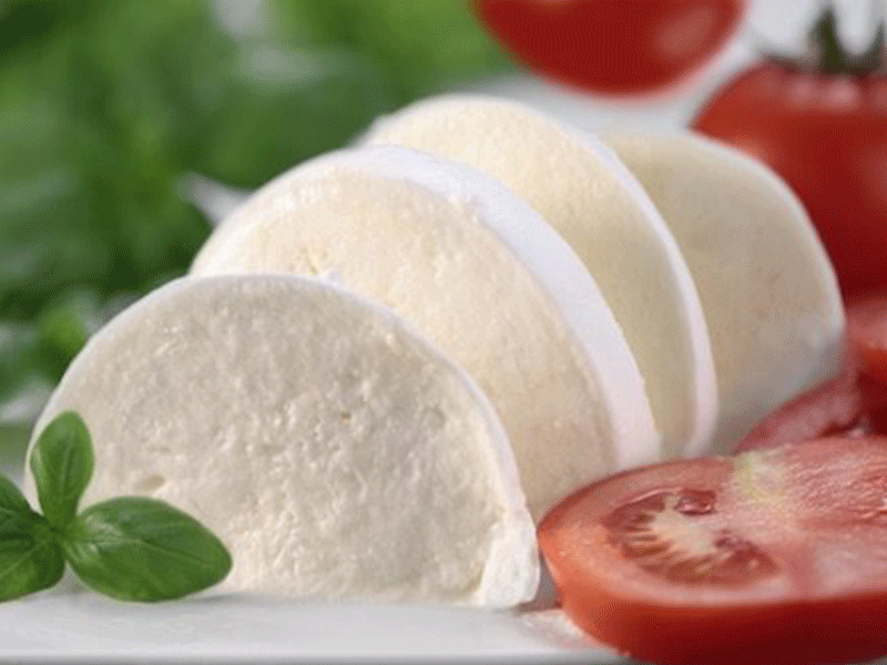 Mozzarella, piatto ricco mi ci ficco