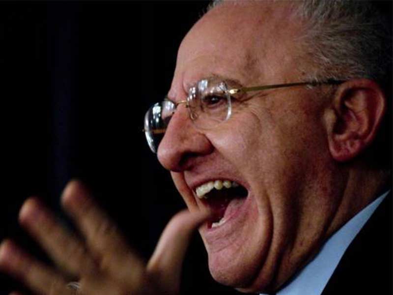 Tutte le vie portano a “scalzare” De Luca