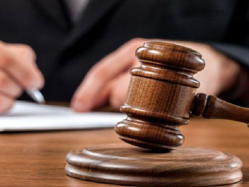 Scambiarono per lombalgia una peritonite che portò alla morte del paziente