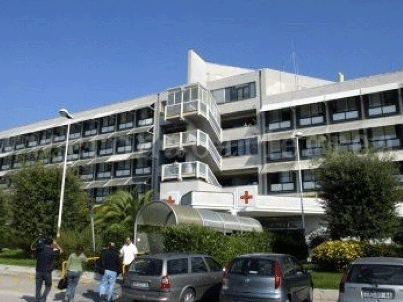 Ospedale Pozzuoli: nessun obbligo di trasportare le salme all’obitorio interno