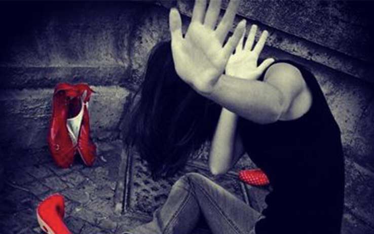 Le donne che aiutano le donne
