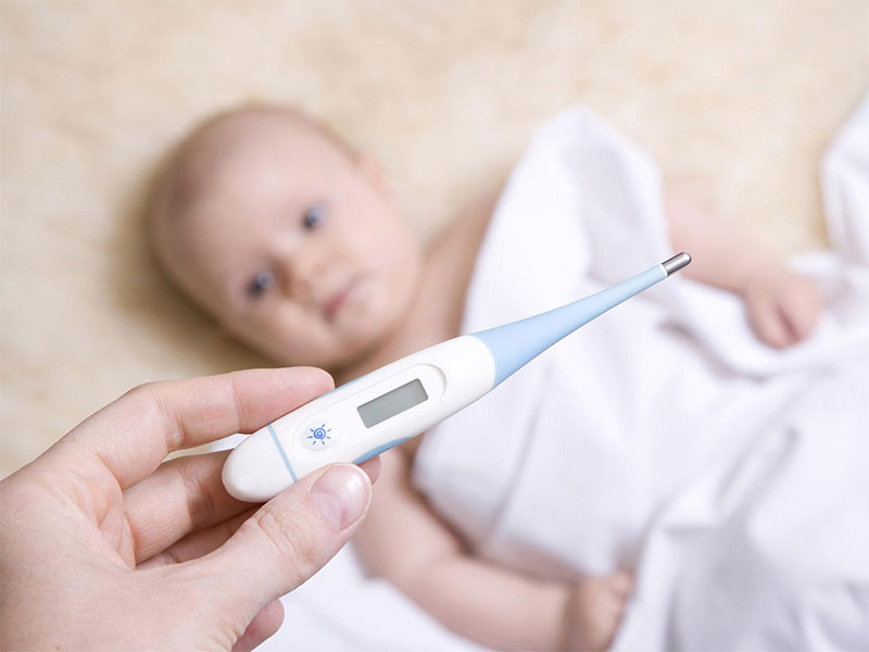 Febbre nei bambini, per i pediatri resta il Paracetamolo il farmaco di elezione
