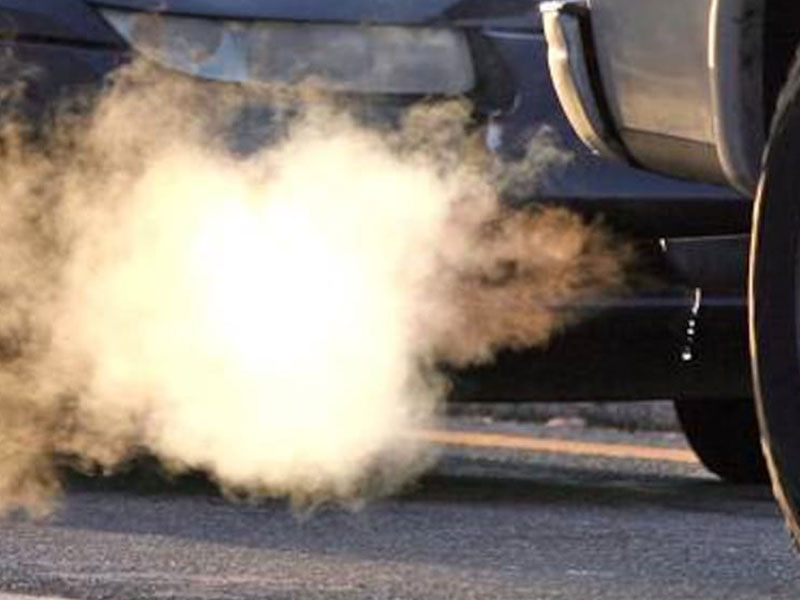 Allarme oculisti, clima e smog possono danneggiare la vista