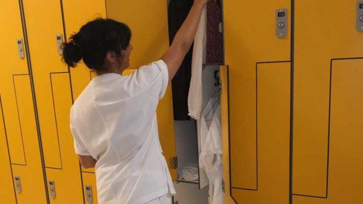 L’orario di vestizione va retribuito