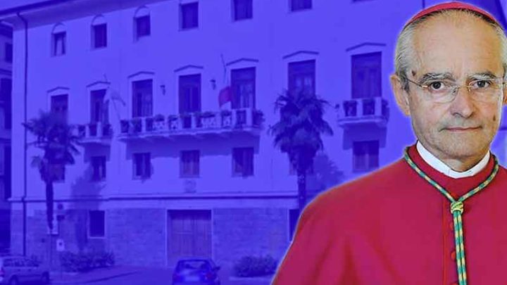Avellino, il palazzo della curia si tinge di blu