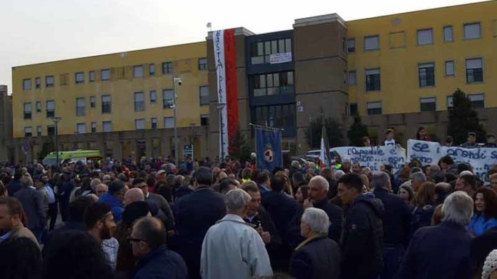 Tensione e proteste all’ospedale di Sant’Agata de’ Goti