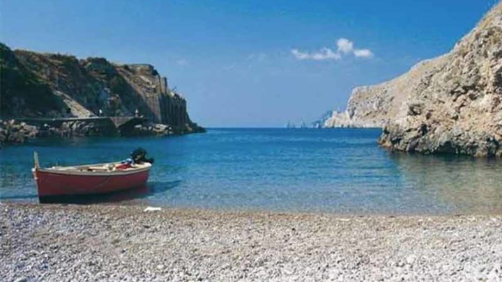 Poker di bandiere blu per Punta Campanella