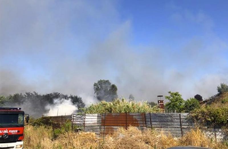 Incendio alla discarica “Cava Alma”
