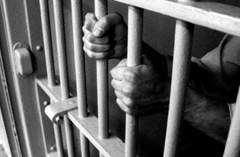 Carcere di Carinola, un detenuto si toglie la vita