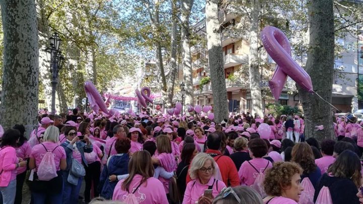 Prevenzione oncologica, ad Avellino riprende la “Camminata rosa”