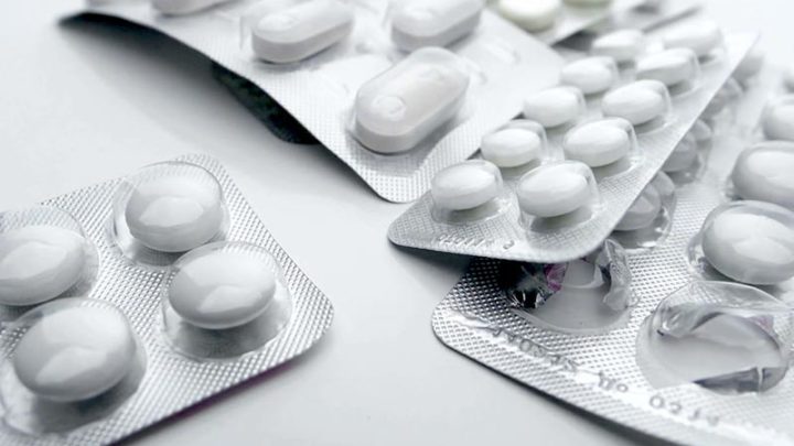 Ema, in arrivo 10 farmaci contro il Covid