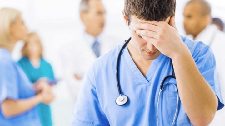 Burnout sanitari, ogni anno oltre 100mila errori dovuti allo stress