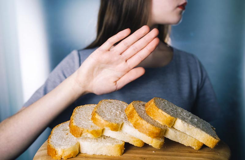 Camici bianchi, l’inutilità delle circolari “balneari” e la stretta sui celiaci