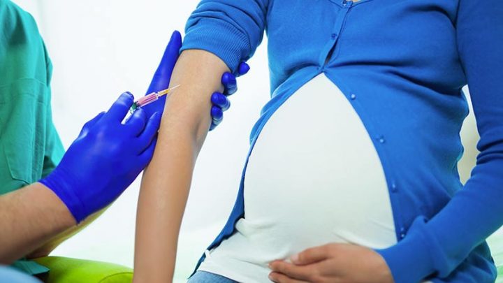Vaccino anti-Covid, in gravidanza è possibile o ha controindicazioni?