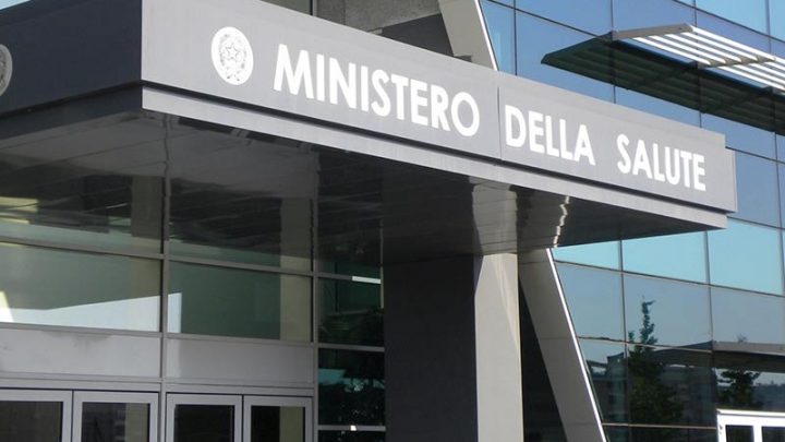 Ministero: con la seconda dose si è protetti anche dalla variante Delta