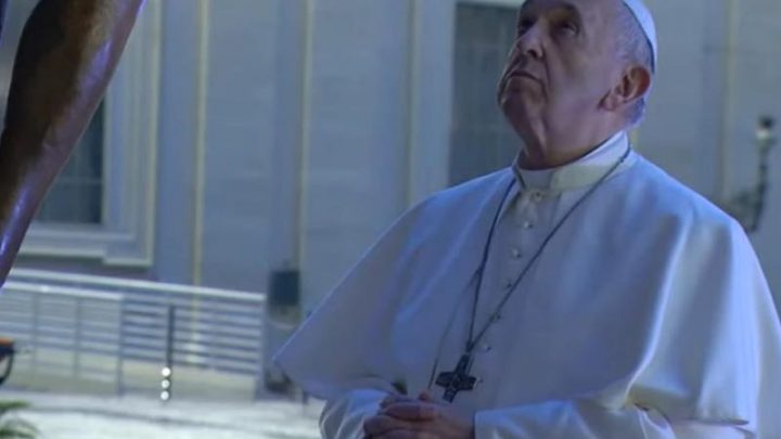 Insieme al Papa, una preghiera per chi vede tutto nero