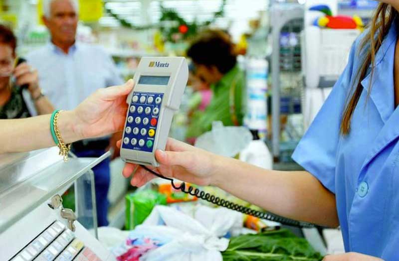 Un bando per volontari nei centri commerciali?