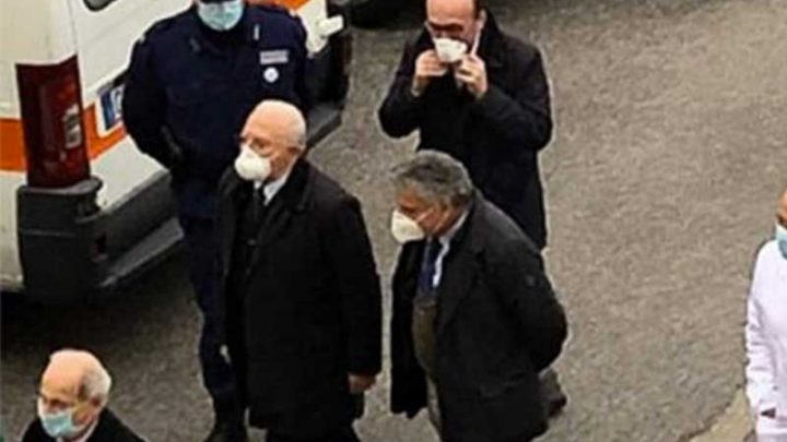 De Luca visita l’ospedale Covid di Boscotrecase