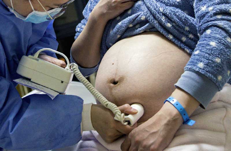 Pediatri: un vademecum per le mamme positive al Covid