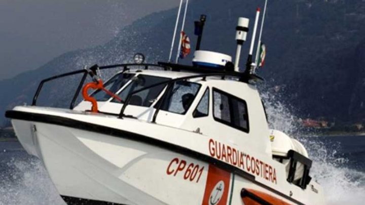 Associazione circoli nautici della Campania, premiate la Marina Militare e la Guardia Costiera