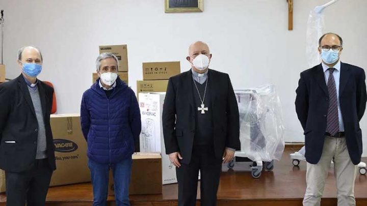 La Diocesi di Salerno dona attrezzature al “Ruggi”