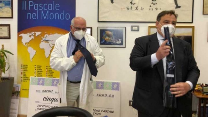 Covid, una cravatta dedicata agli operatori sanitari