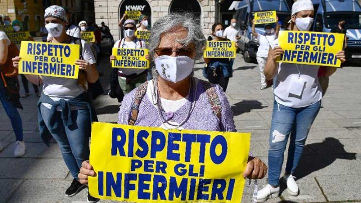 Infermieri, flash mob nazionale in Lombardia