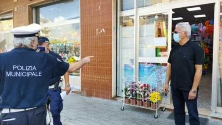 Salerno, comminate le prime sanzioni per omesso utilizzo delle mascherine