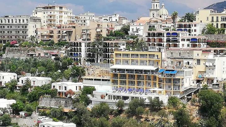 Vico Equense, insostenibile leggerezza delle autorizzazioni urbanistiche