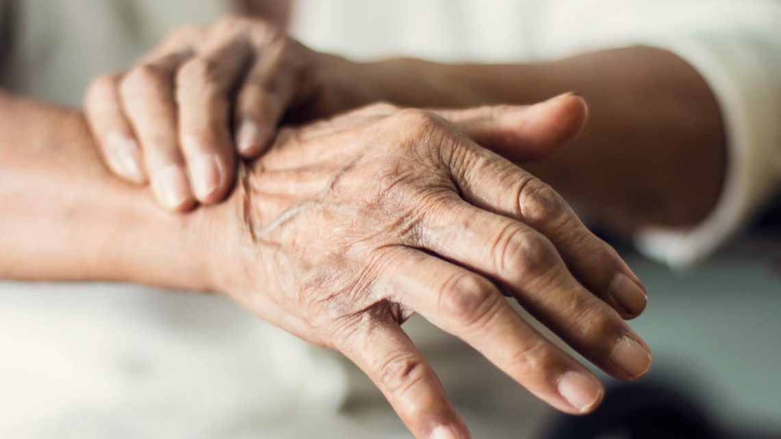 Parkinson, l’altra faccia della malattia: il 70% dei caregiver è solo e poco supportato