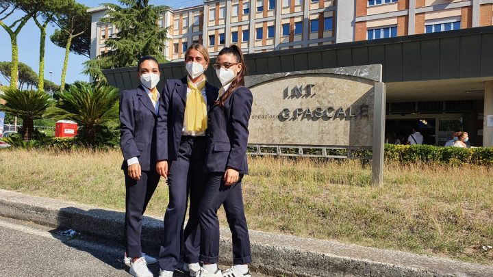Hostess al Pascale per aiutare pazienti e visitatori