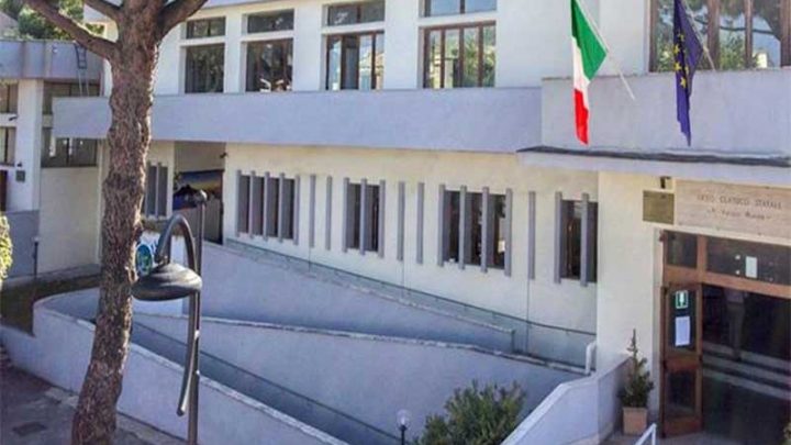 Scuole sorrentine, il Covid riprende la corsa