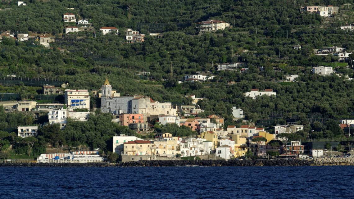 Massa Lubrense zona rossa, il sindaco spiega e difende la sua scelta