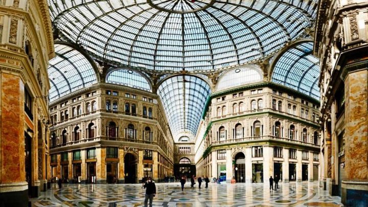 Covid Napoli città, calano leggermente i contagi