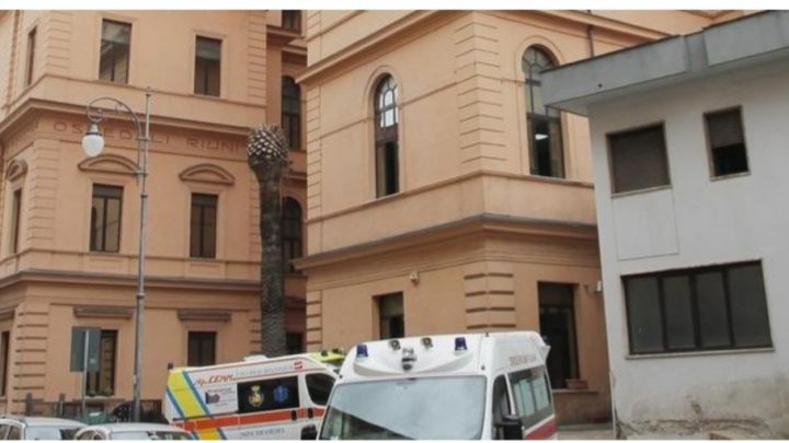 Salerno, stop del centro vaccinale pediatrico