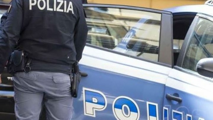 Napoli, partorisce bambino morto e scatta l’indagine