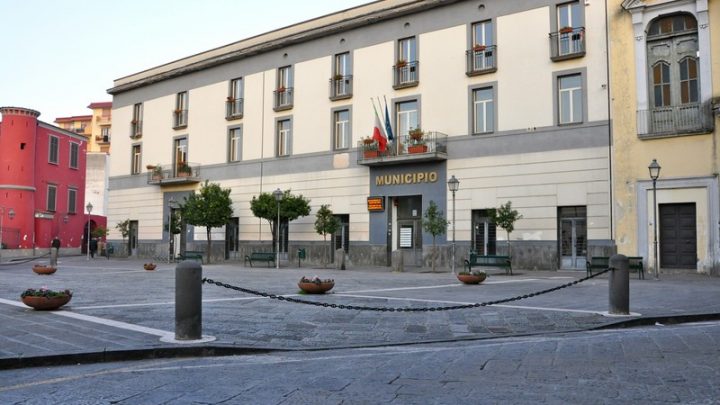 Pomigliano d’Arco, chiuso il mercato per mancato rispetto delle regole anticovid