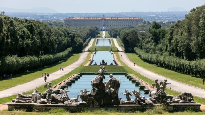 Caserta, arrestato perché rubava l’acqua della Reggia
