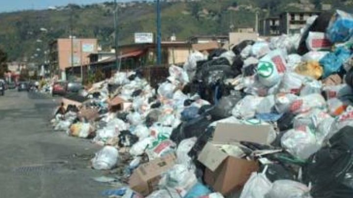 Crisi rifiuti a Torre del Greco