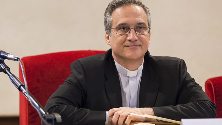 Monsignor Dario Edoardo Viganò: “In mezzo alla tempesta c’è con noi Gesù”