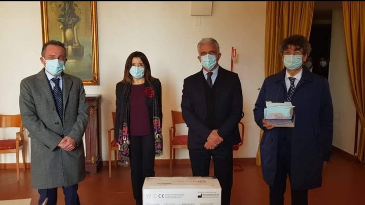 Il Rotary Est dona 3.600 mascherine agli anziani