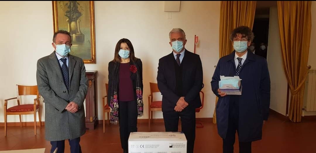 Il Rotary Est dona 3.600 mascherine agli anziani