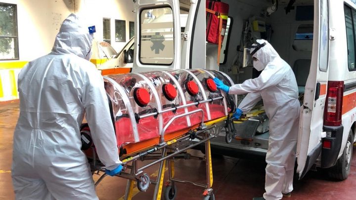 Dirigenti Fiat donano barella di bio-contenimento al Cardarelli