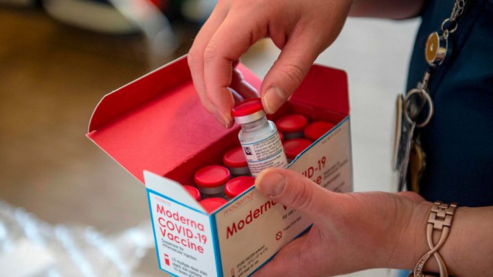 Asl Napoli 2 Nord, domani i primi vaccinati con il “Moderna”