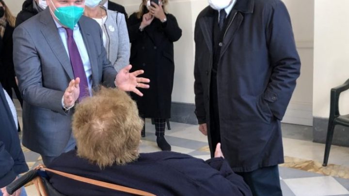 De Luca in visita a Bacoli per il via della vaccinazione ai pazienti fragili  Questa mattina
